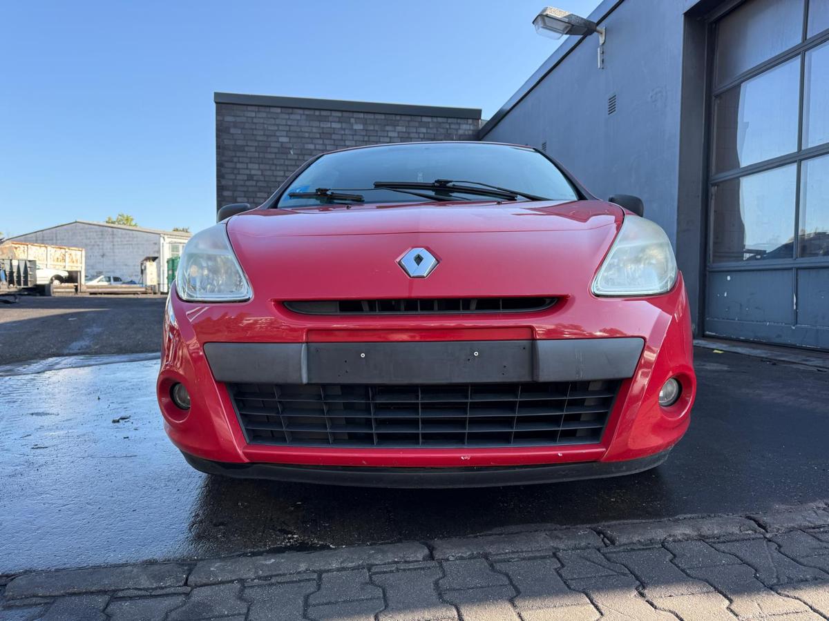 Renault Clio 3 original Stoßstange Stoßfänger vorn OV727 Rot Facelift BJ09